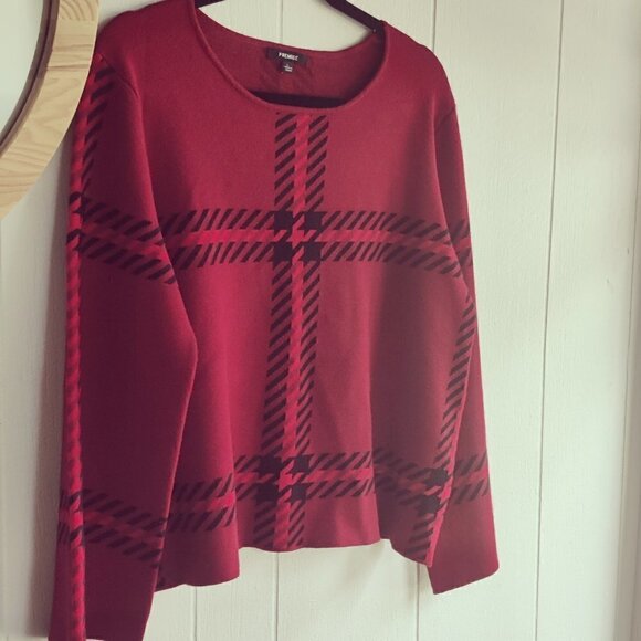 Red Sweater in Southwestern Style slightly cropped, feels so soft great Sz Large - Picture 5 of 7